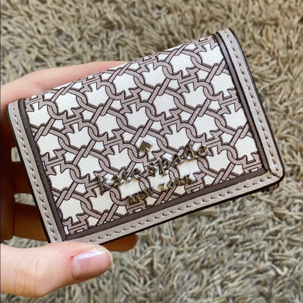 brand new kate spade wallet, never used